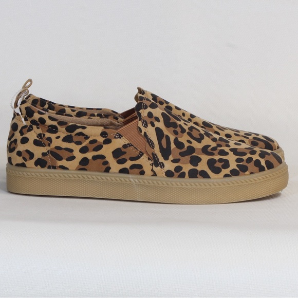 Earth Origins Tan & Black Zeni Zelle Wide Leopard Animal Print Slip-On Sneakers - Picture 7 of 10